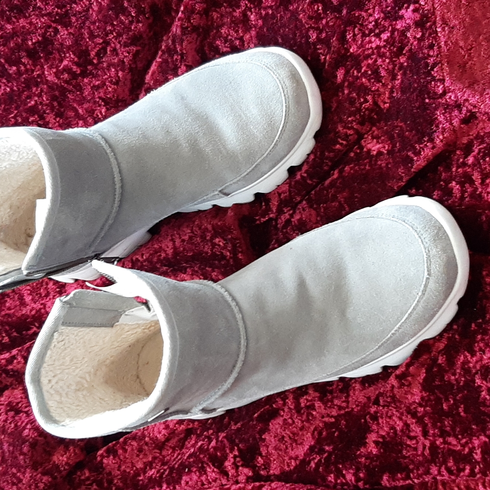 Ugg suede sneekers